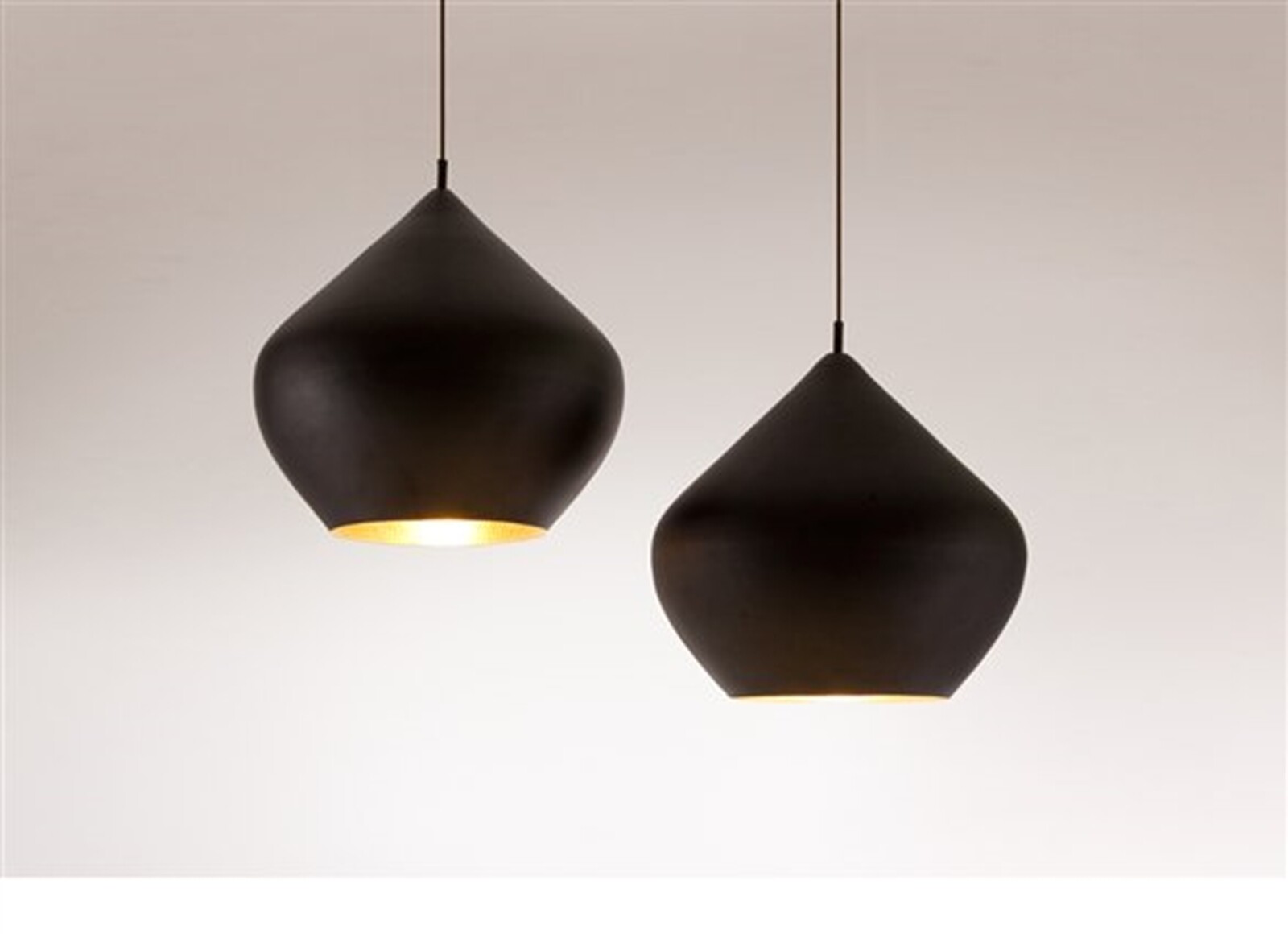 Beat Light Stout Taklampa Svart Tom Dixon Beat Light Stout Taklampa Svart Tom Dixon